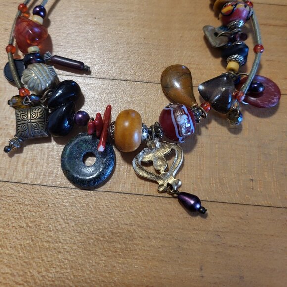 Quirky Beaded Memory Wire Choker - Picture 2 of 2